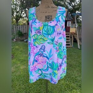 Lilly Pulitzer tops size L in excellent condition like new just have tiny hole!
